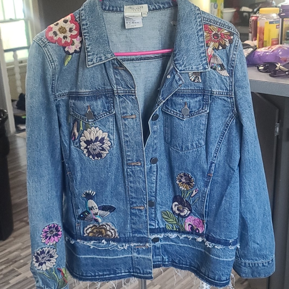 Applique Distressed Jean Jacket